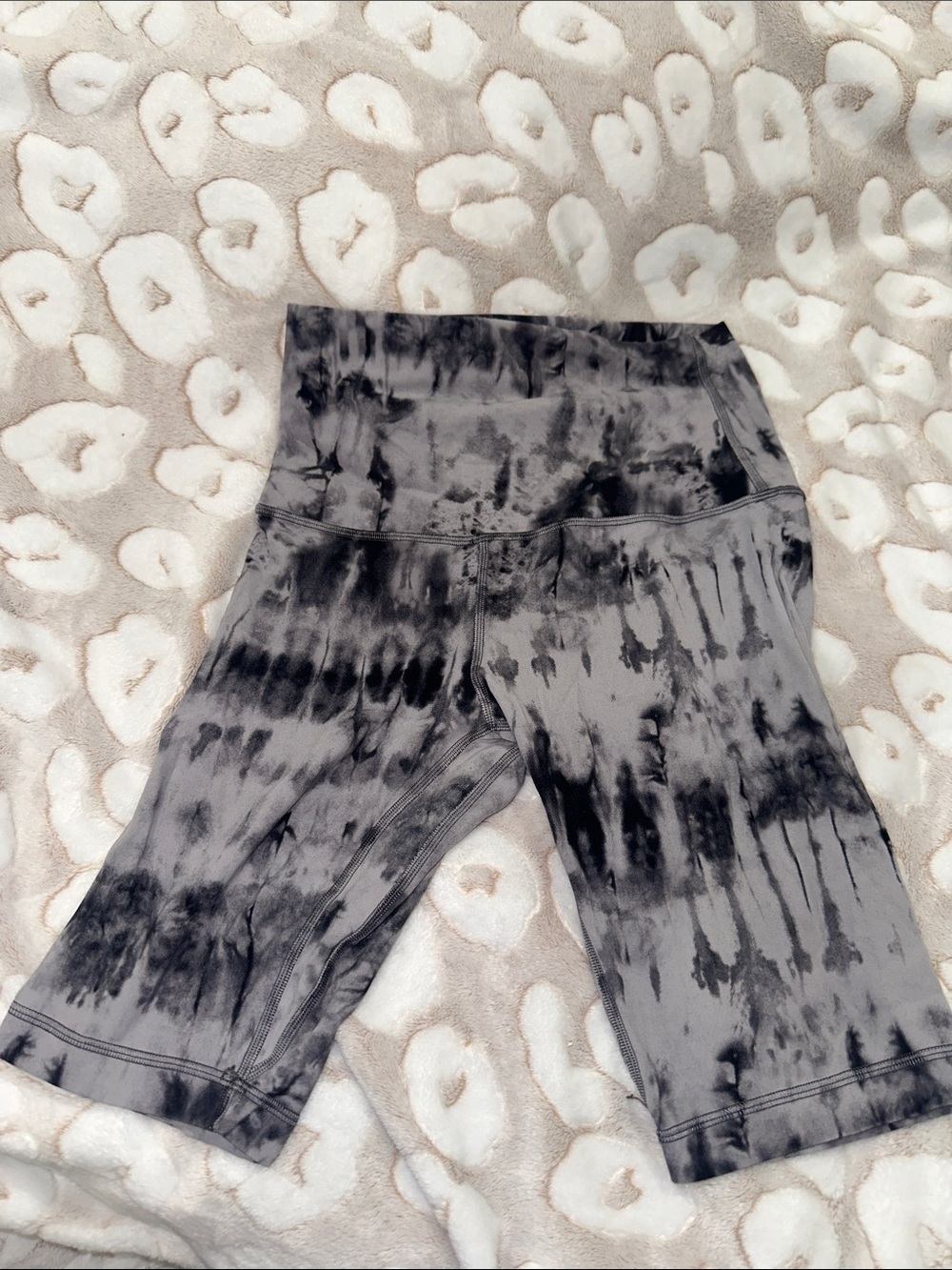 lululemon athletica Gray and Black Tie-Dye Bike Shorts